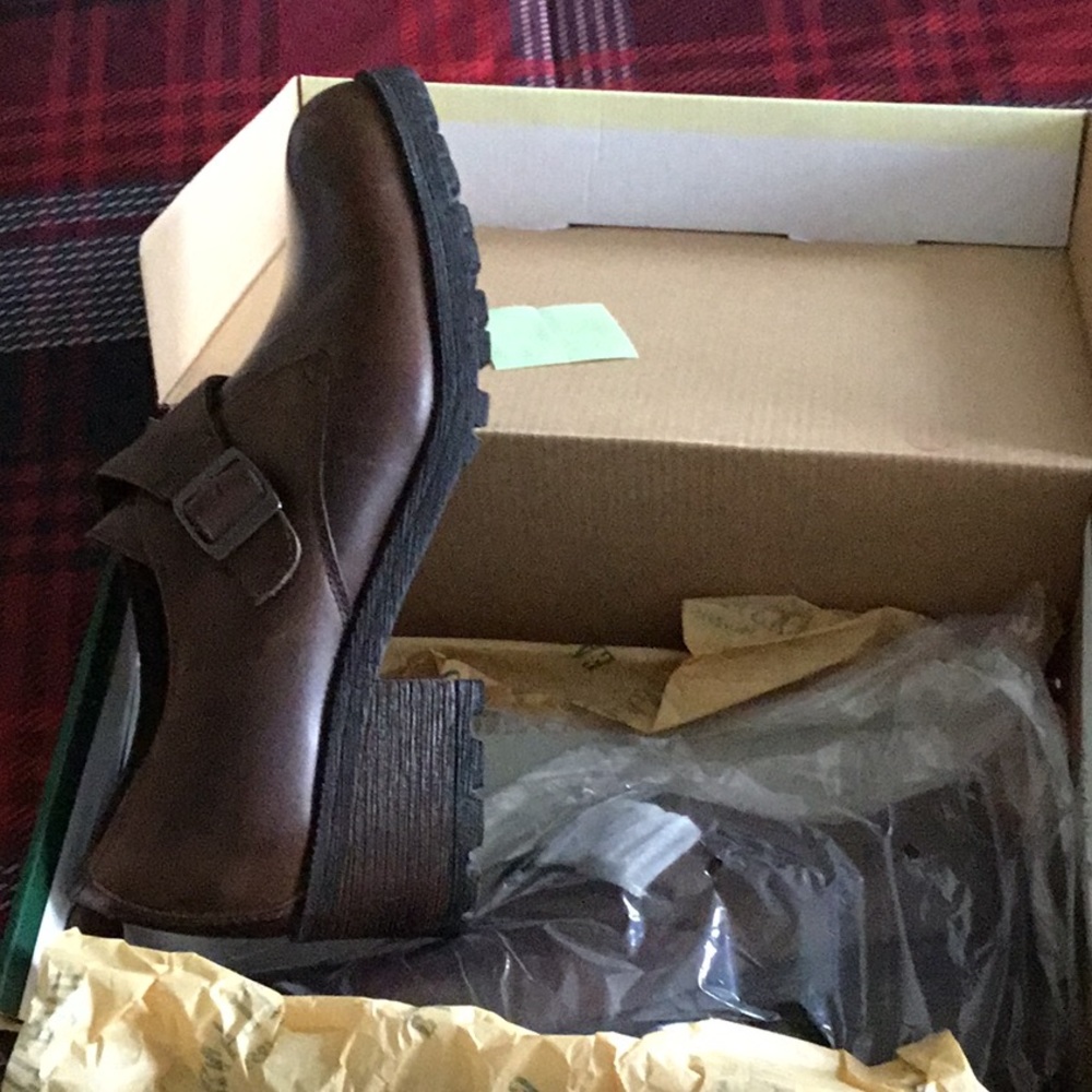 Women’s eastland shoes
